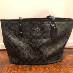 Coach purse in excellent condition
